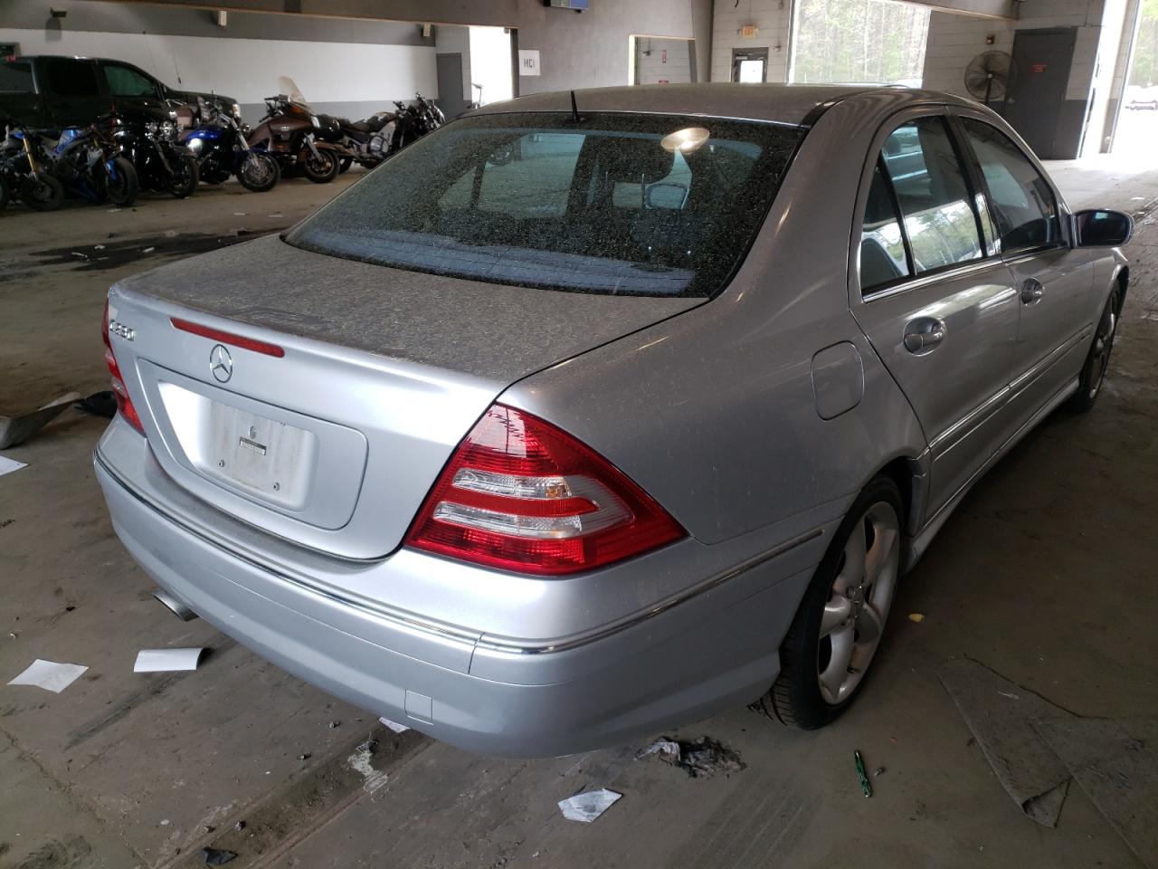 Photo 4 from auction – 2006 MERCEDES-BENZ C-CLASS with VIN WDBRF52H46F749748