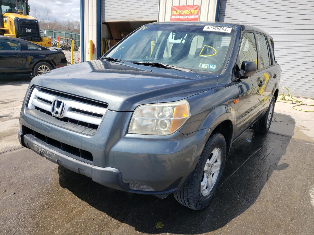 Photo 2 from auction – 2006 HONDA PILOT LX with VIN 2HKYF18156H554084