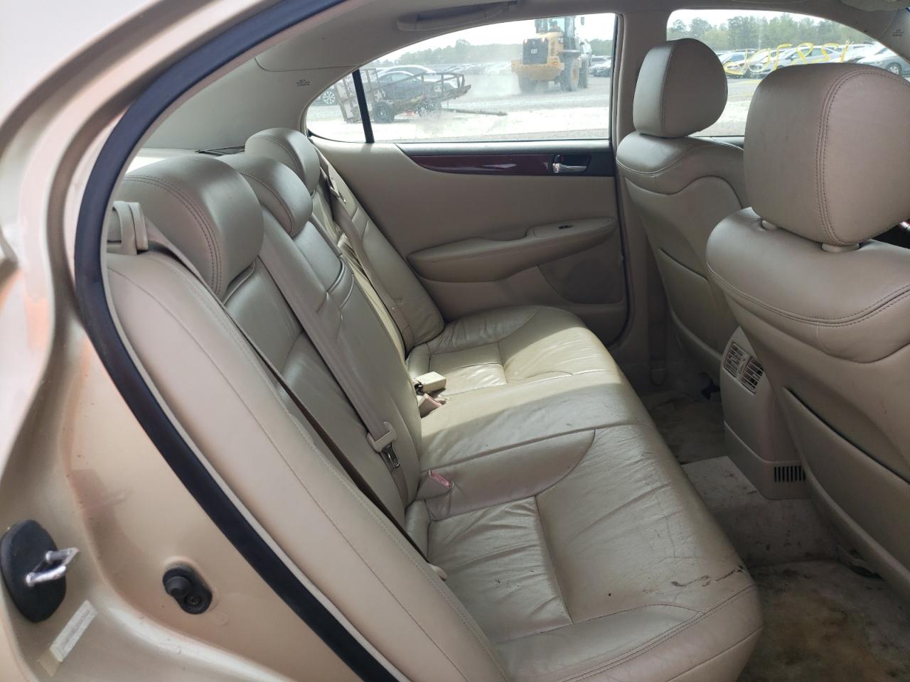 Photo 6 from auction – 2002 LEXUS ES 300 with VIN JTHBF30G120083008
