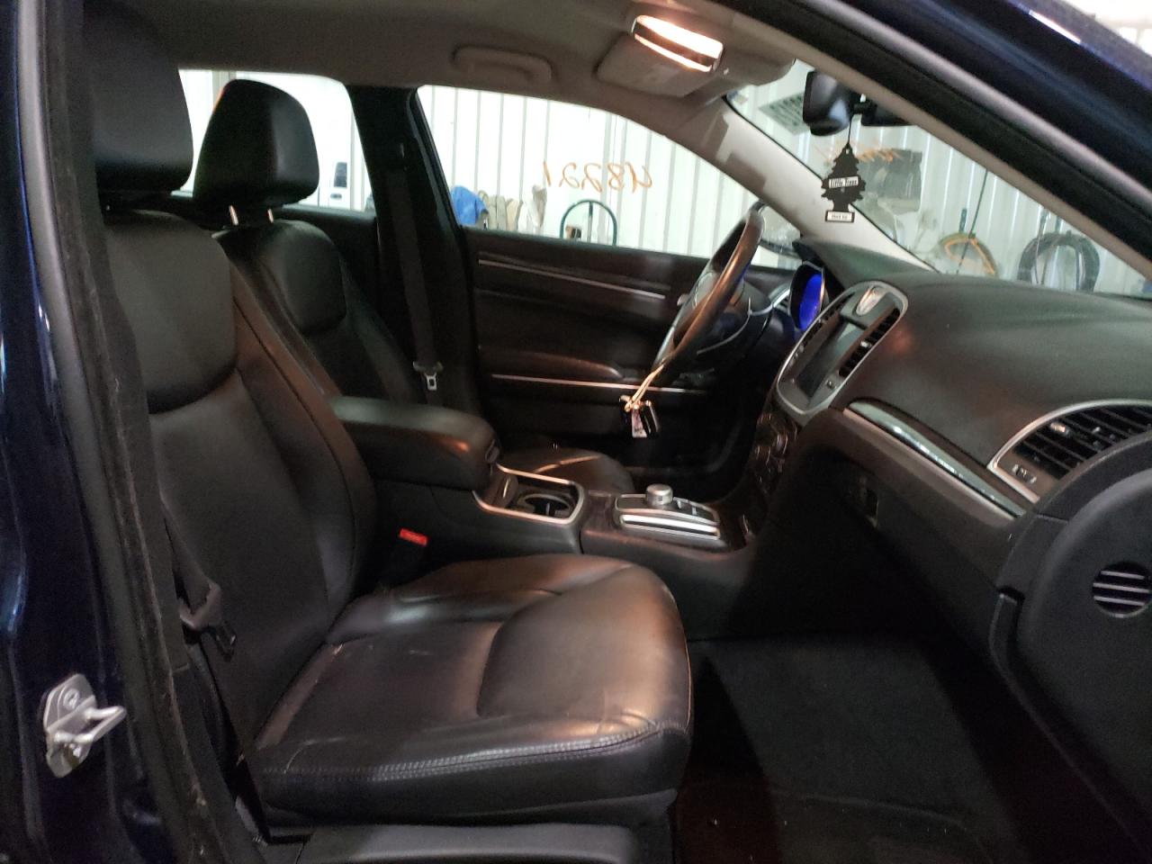 Photo 5 from auction – 2016 CHRYSLER 300 LIMITE with VIN 2C3CCAAG1GH164261