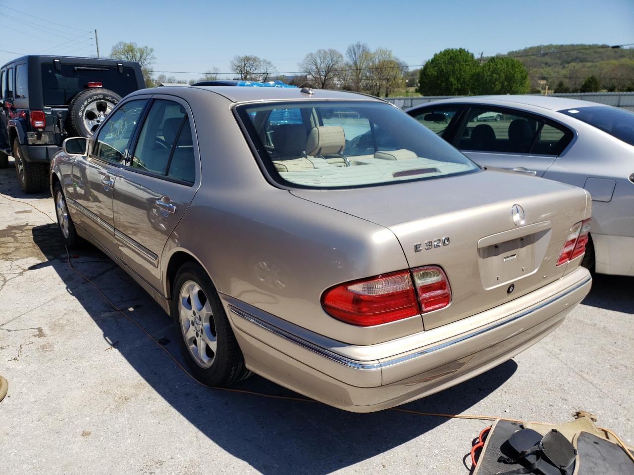 Foto 3 de la subasta – 2002 MERCEDES-BENZ E 320 con VIN WDBJF65J42B485708