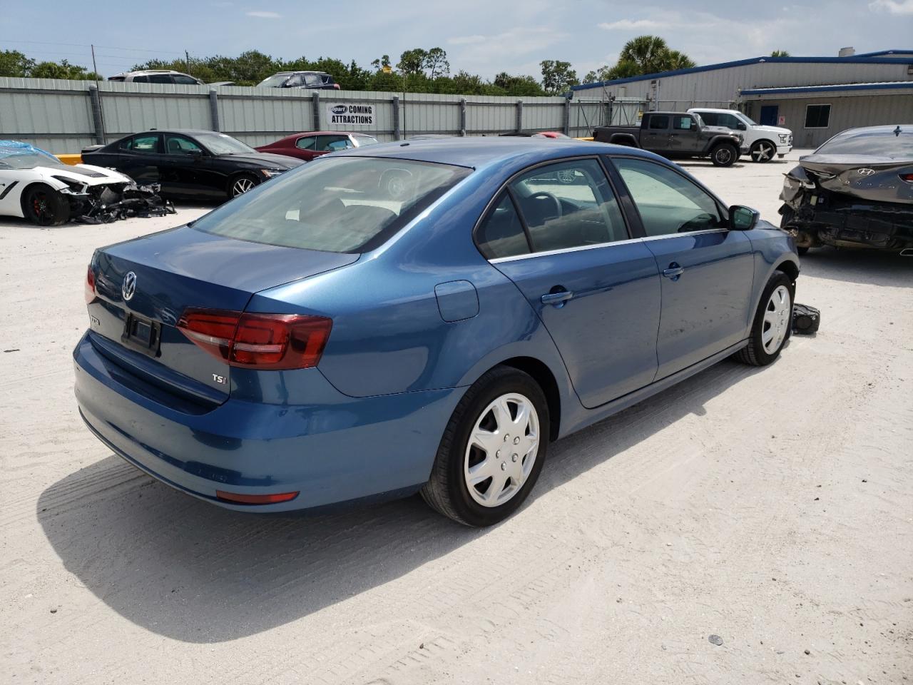Photo 4 from auction – 2017 VOLKSWAGEN JETTA S with VIN 3VW2B7AJ9HM261832
