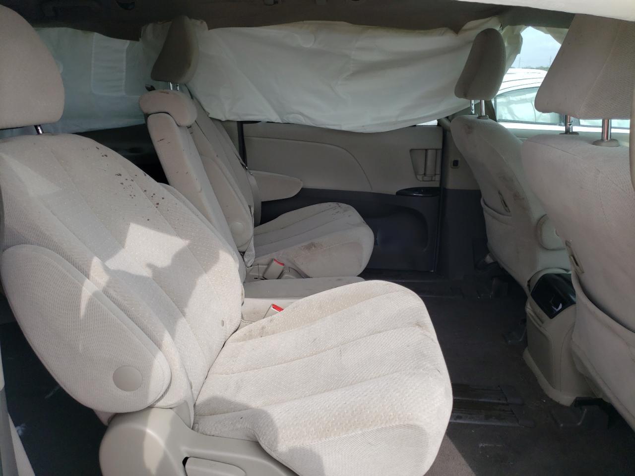 Photo 6 from auction – 2011 TOYOTA SIENNA LE with VIN 5TDKK3DC9BS097143