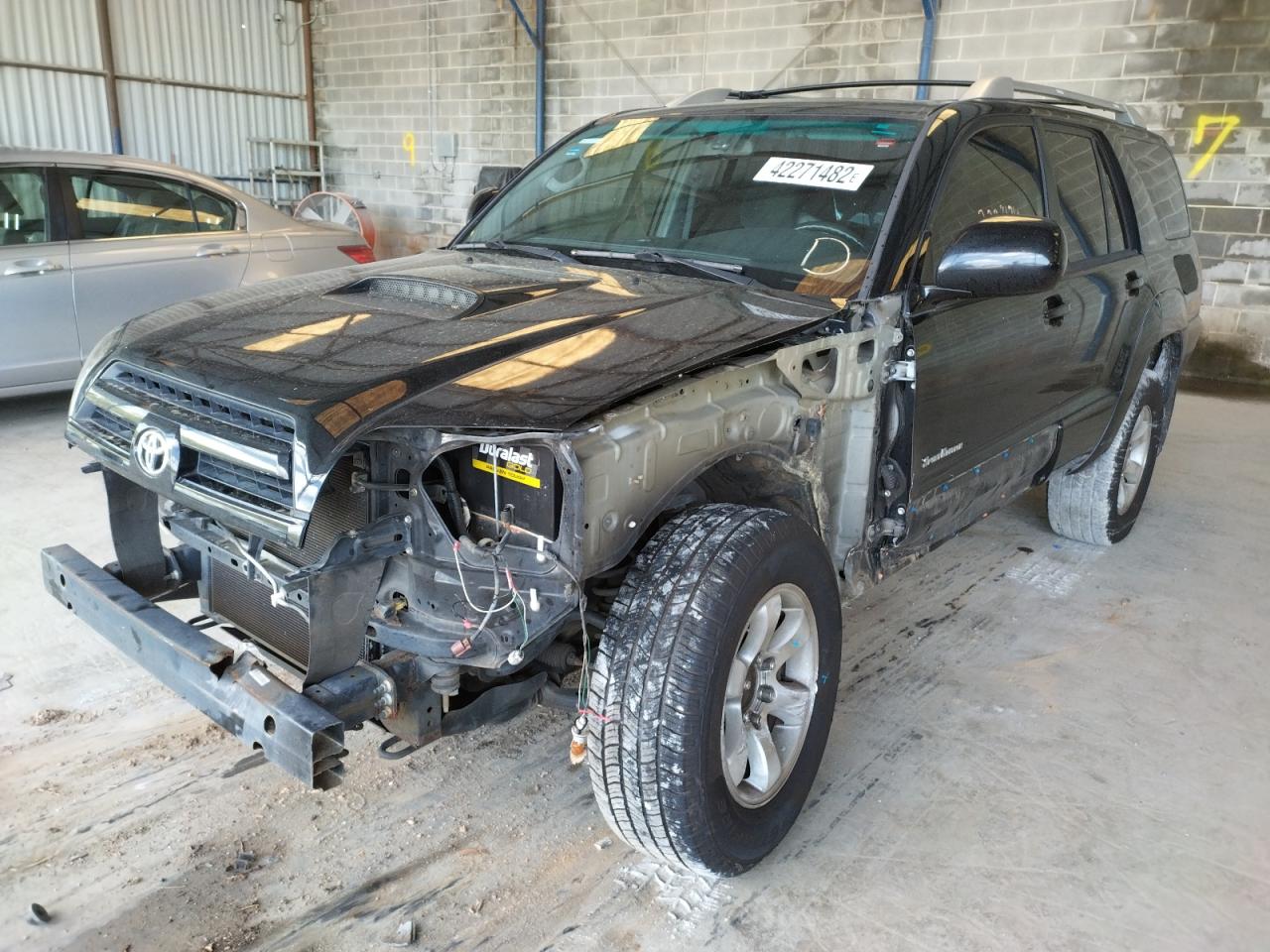 Photo 2 from auction – 2005 TOYOTA 4RUNNER SR with VIN JTEZU14R650055808