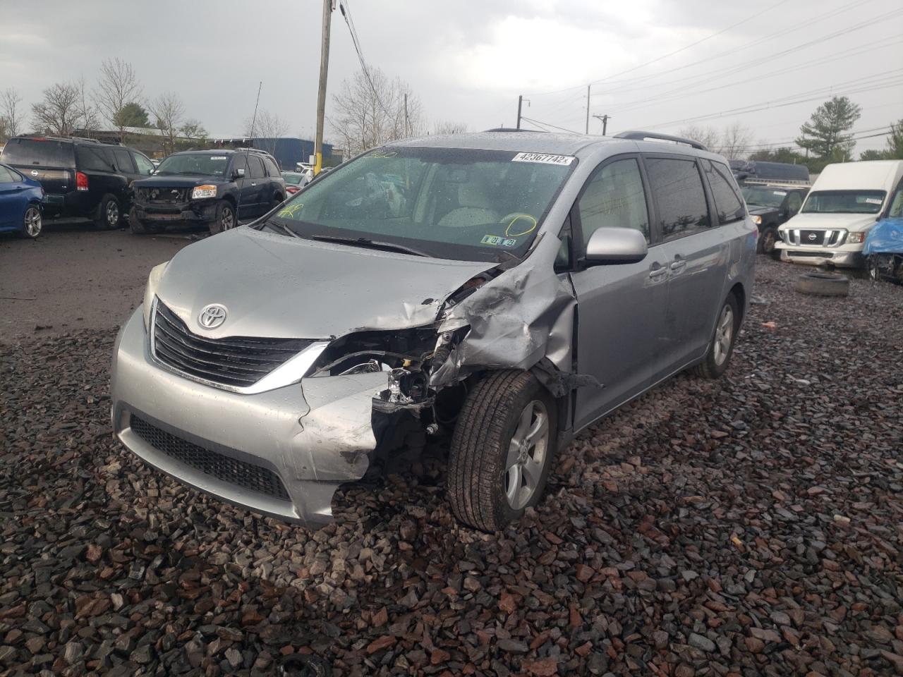 Photo 2 from auction – 2011 TOYOTA SIENNA LE with VIN 5TDKK3DCXBS093523