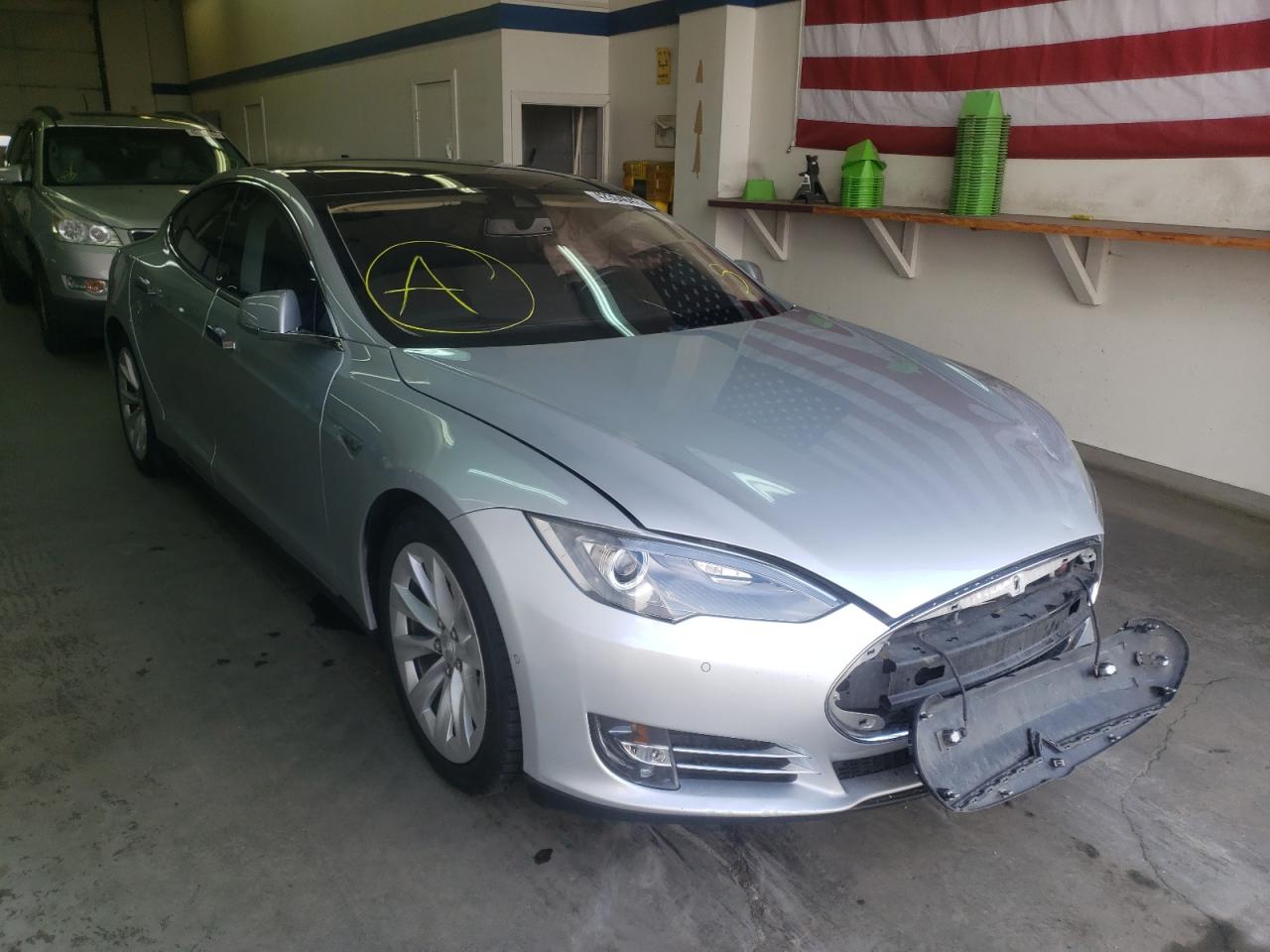 TESLA MODEL S 85 2015 with VIN 5YJSA1H28FF081244 - Photo from auction