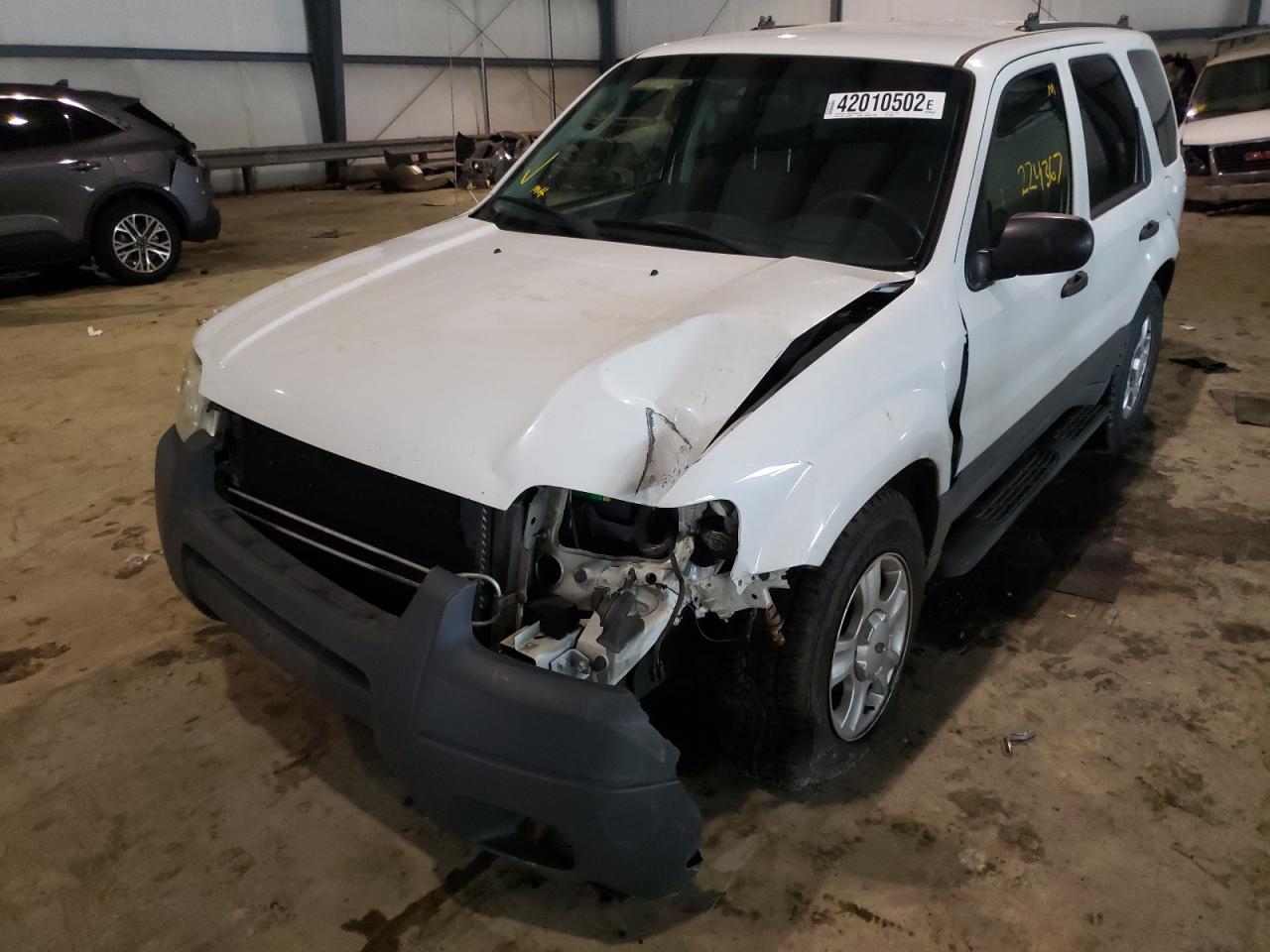 Photo 2 from auction – 2003 FORD ESCAPE XLT with VIN 1FMYU93123KC98491