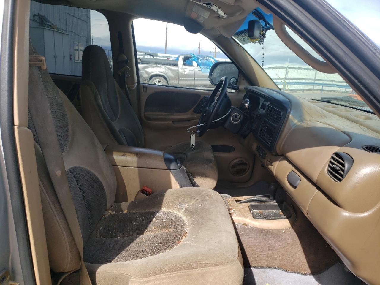 Photo 5 from auction – 1998 DODGE DURANGO with VIN 1B4HS28YXWF139851