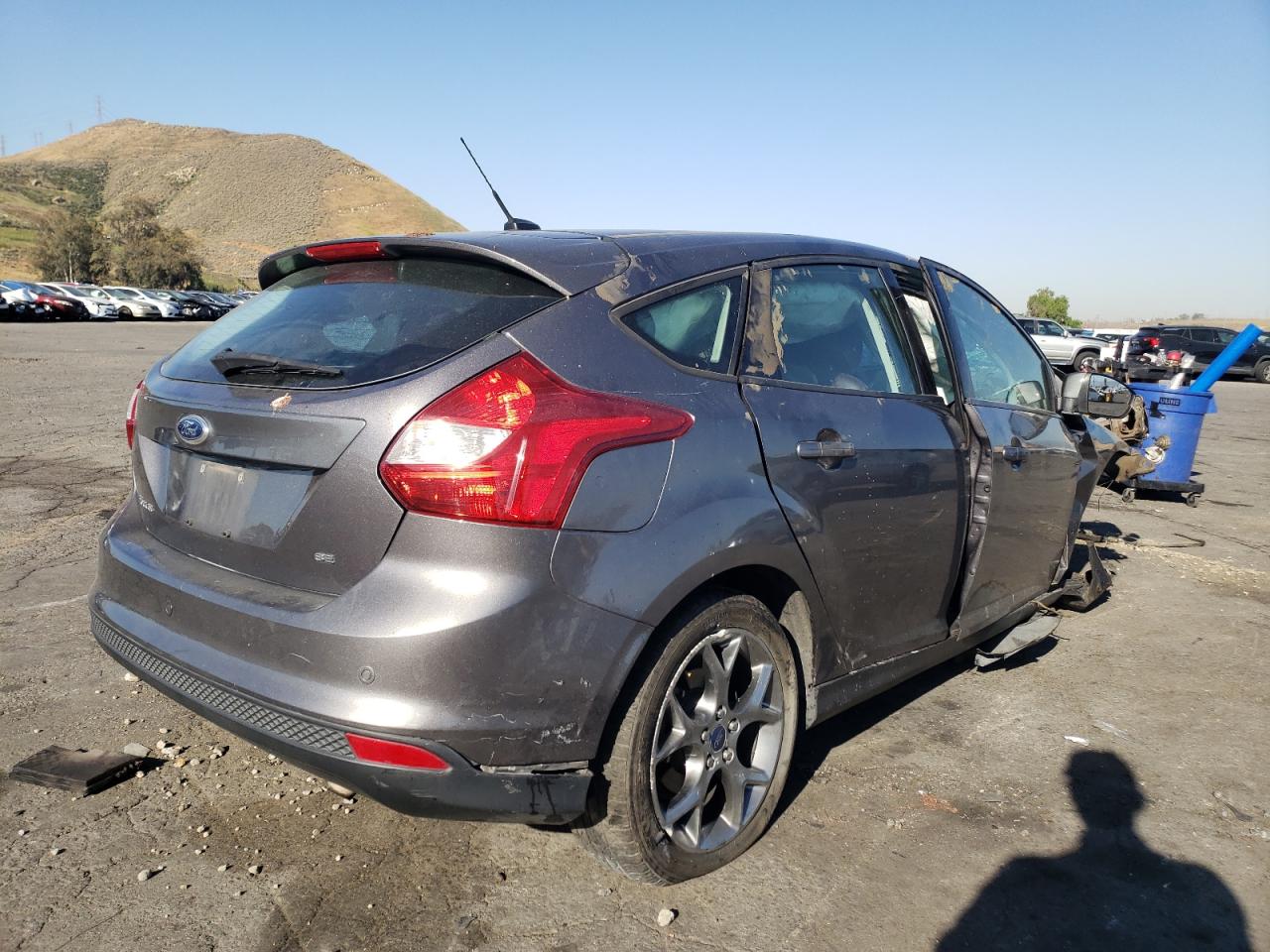Photo 4 from auction – 2014 FORD FOCUS SE with VIN 1FADP3K28EL349612