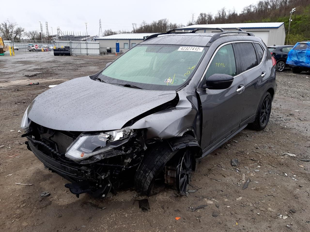 Photo 2 from auction – 2017 NISSAN ROGUE SV with VIN 5N1AT2MVXHC813218