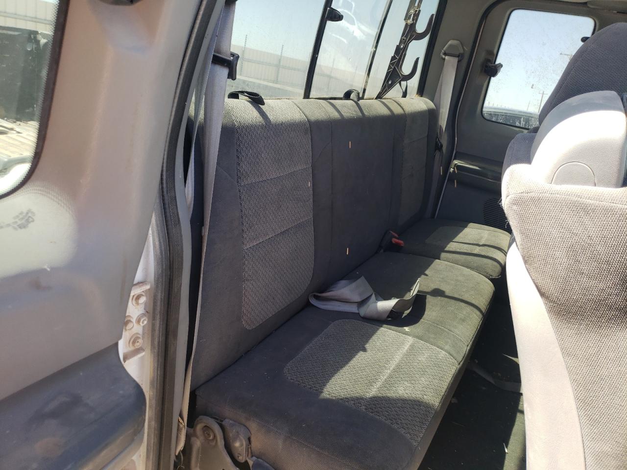 Photo 6 from auction – 2002 FORD F350 SUPER with VIN 1FTWX32F32EA52382