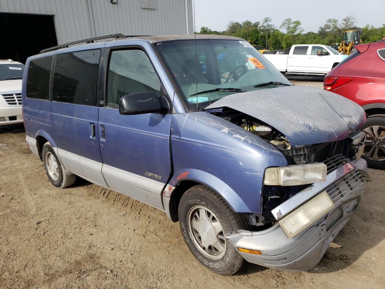 CHEVROLET ASTRO 1997 with VIN 1GNDM19W5VB123024 - Photo from auction
