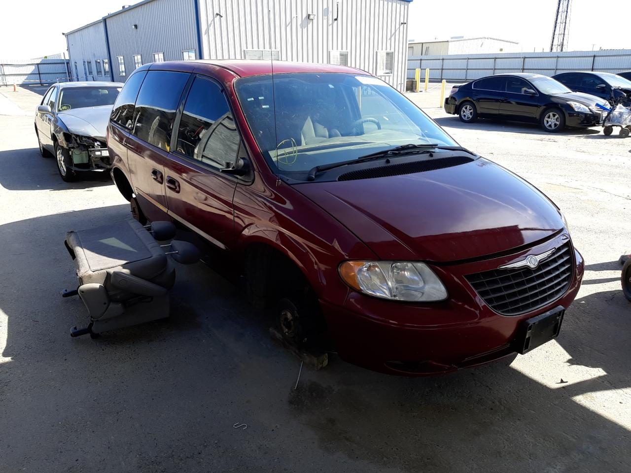 CHRYSLER VOYAGER 2003 with VIN 1C4GJ25B23B212392 - Photo from auction