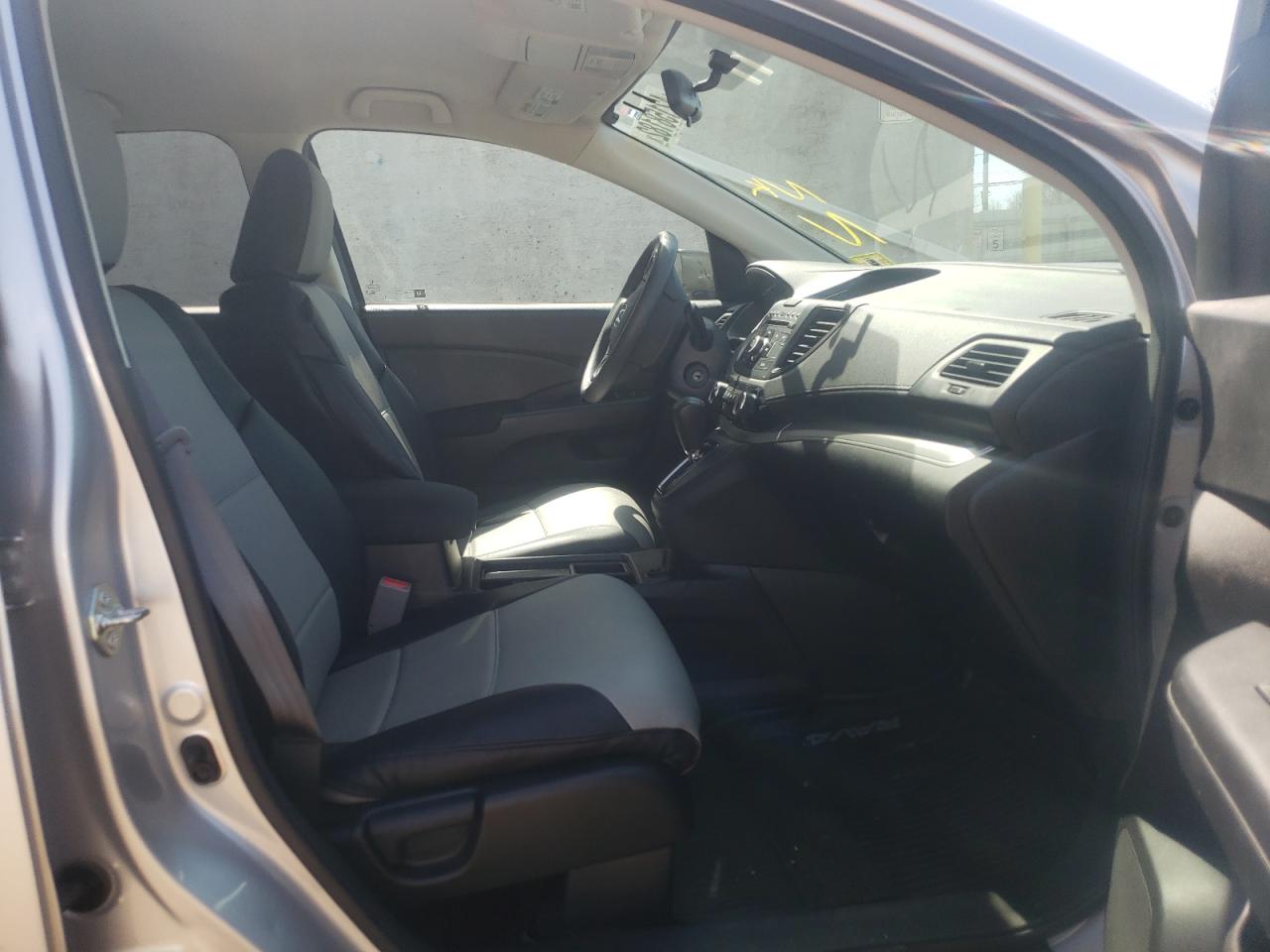Photo 5 from auction – 2016 HONDA CR-V SE with VIN 2HKRM4H47GH708396