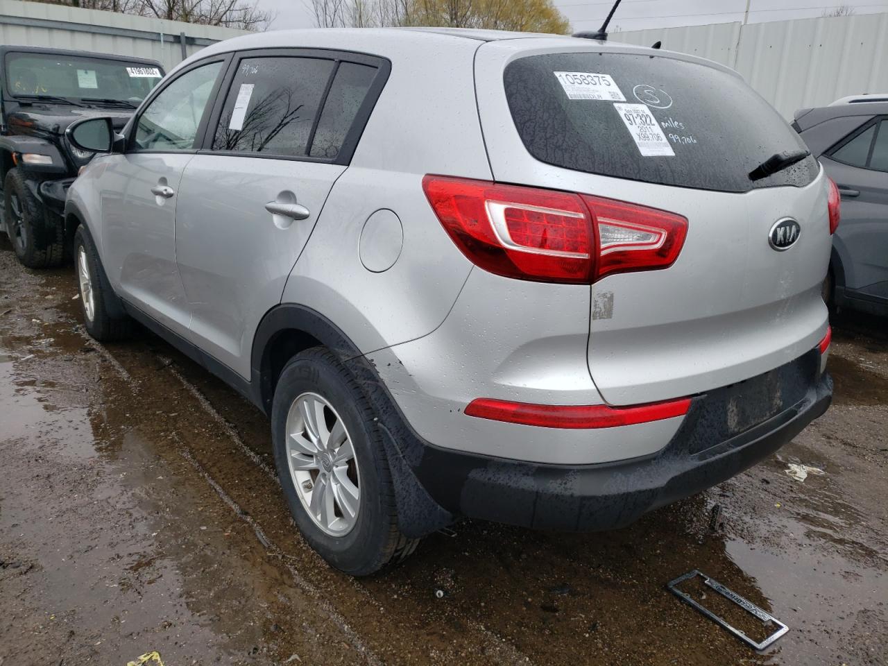 Photo 3 from auction – 2011 KIA SPORTAGE L with VIN KNDPBCA25B7100521