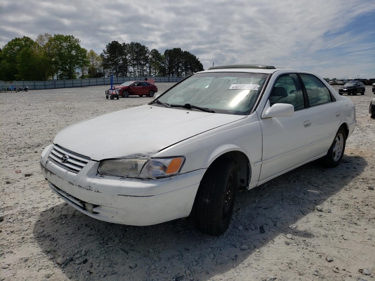 Photo 2 from auction – 1998 TOYOTA CAMRY CE with VIN 4T1BF28K4WU054391