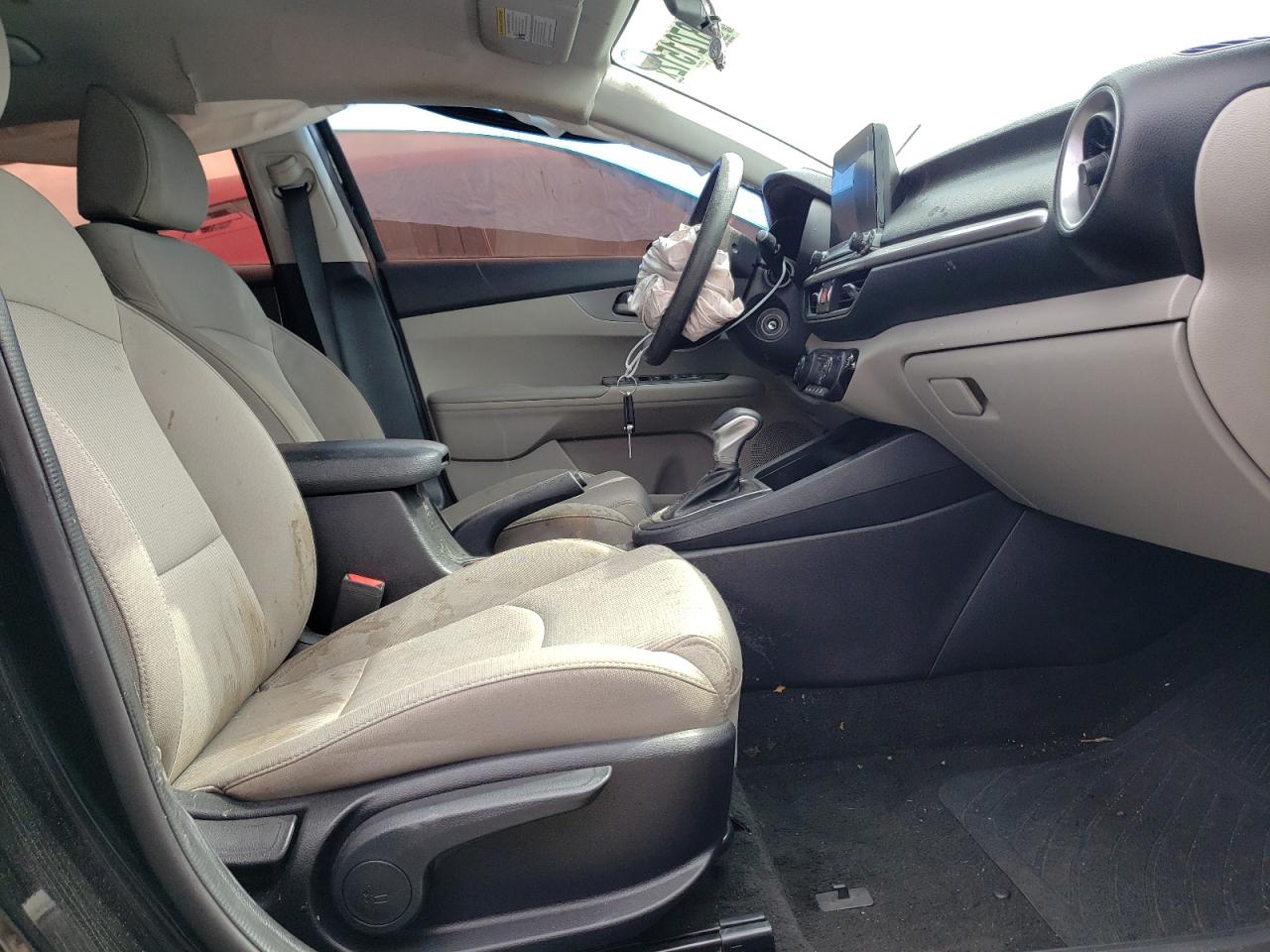 Photo 5 from auction – 2019 KIA FORTE with VIN 3KPF24AD3KE032691