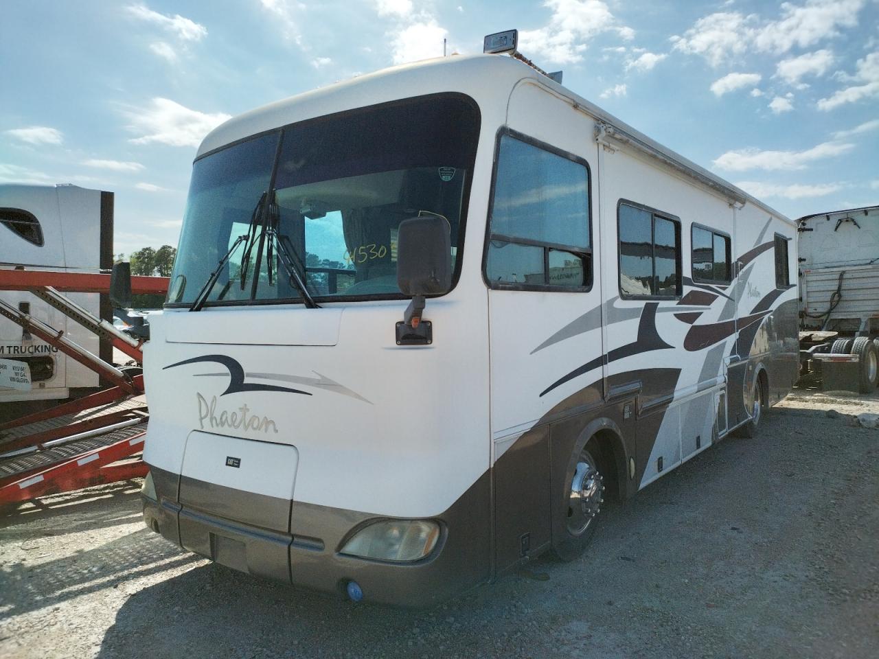 Photo 2 from auction – 2003 FREIGHTLINER CHASSIS X with VIN 4UZAAHAK33CL10299