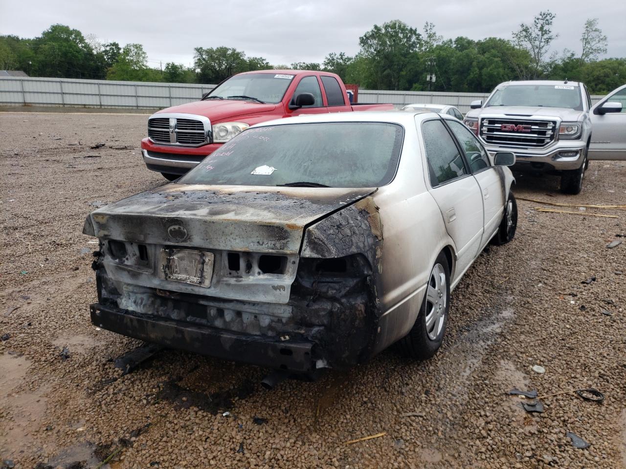 Photo 4 from auction – 2000 TOYOTA CAMRY CE with VIN 4T1BG22K3YU989619