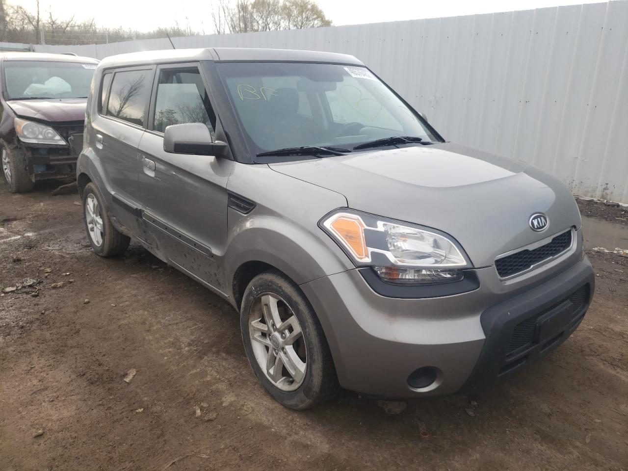 KIA SOUL + 2010 with VIN KNDJT2A29A7120573 - Photo from auction