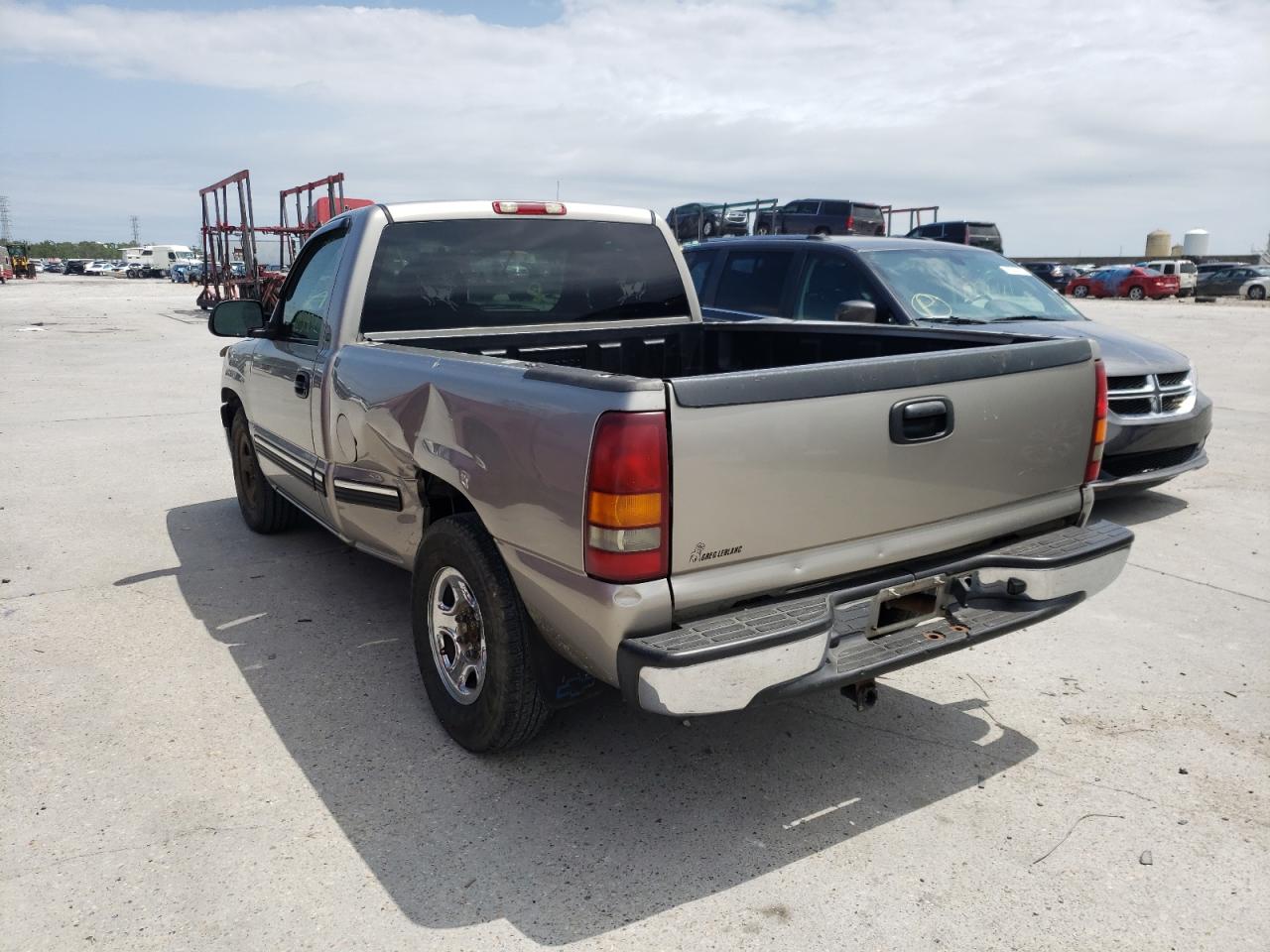 Photo 3 from auction – 2002 CHEVROLET SILVERADO with VIN 1GCEC14W72Z210336
