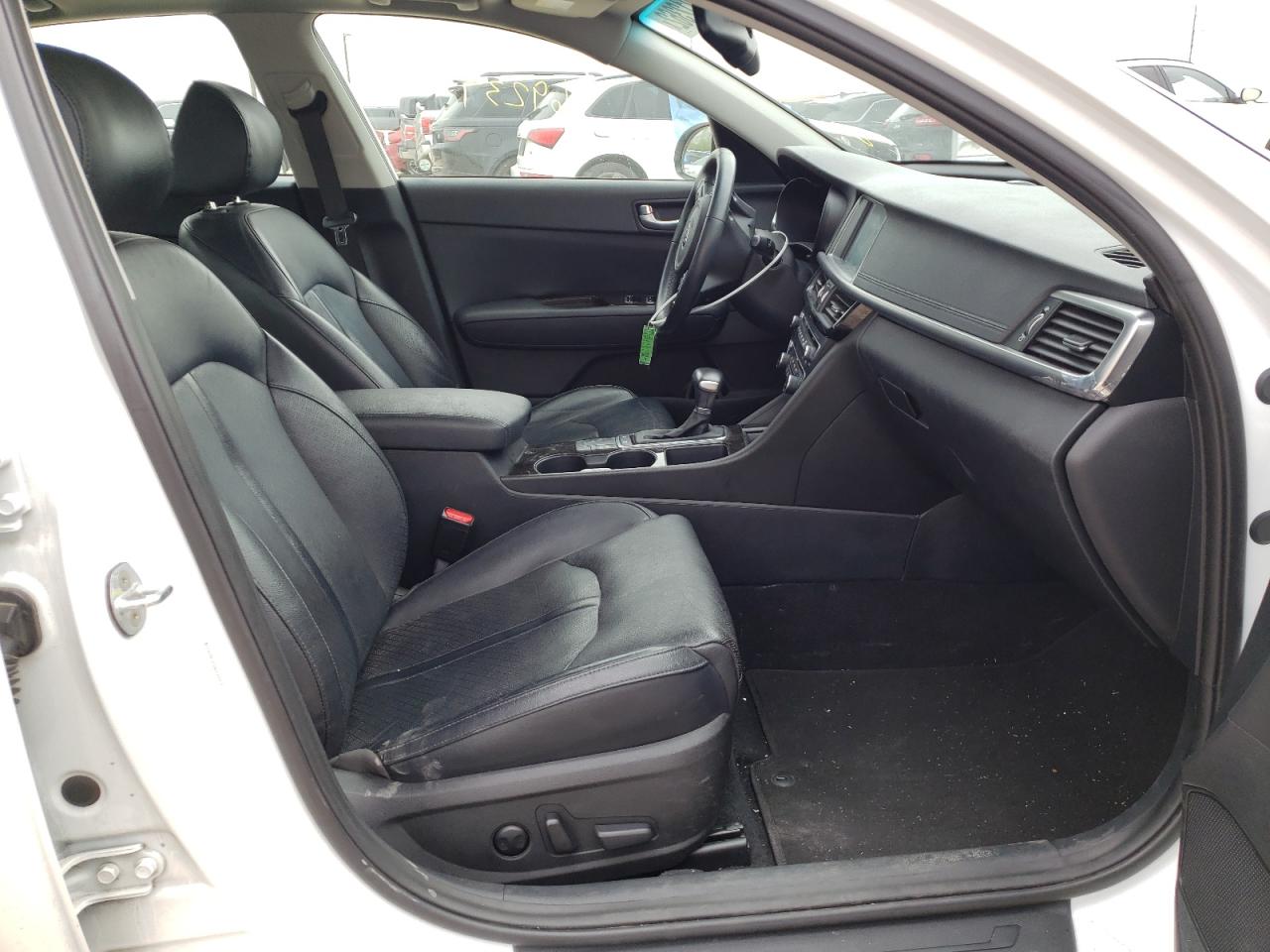 Photo 5 from auction – 2016 KIA OPTIMA EX with VIN 5XXGU4L31GG103307