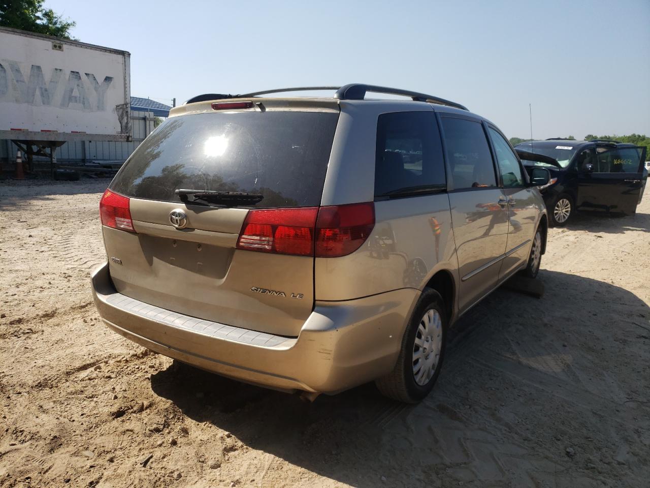 Photo 4 from auction – 2005 TOYOTA SIENNA CE with VIN 5TDZA23C55S336561