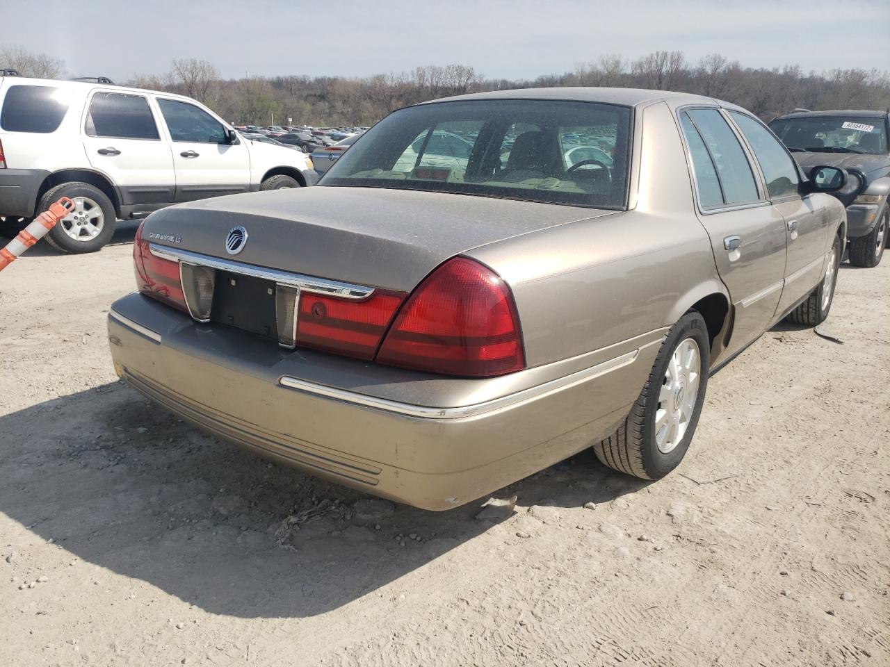 Photo 4 from auction – 2003 MERCURY GRAND MARQ with VIN 2MEFM75W33X697012