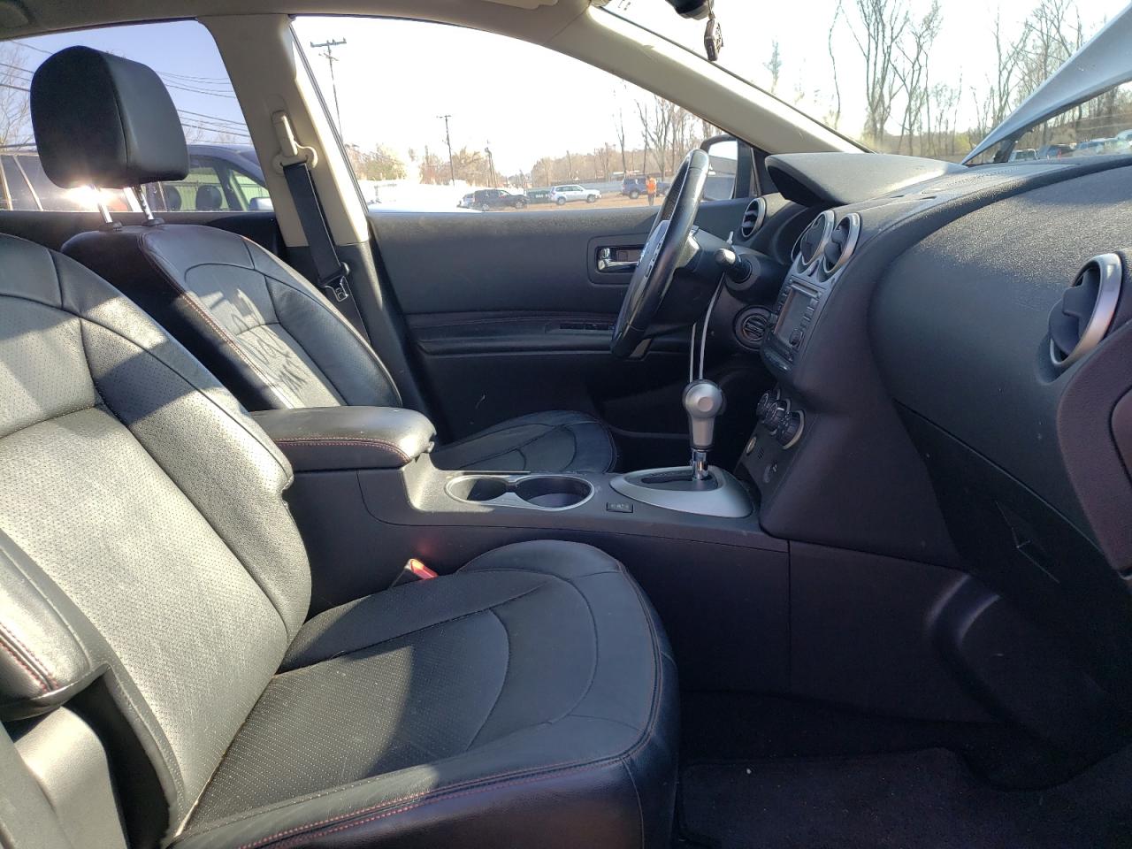 Photo 5 from auction – 2012 NISSAN ROGUE S with VIN JN8AS5MVXCW367706