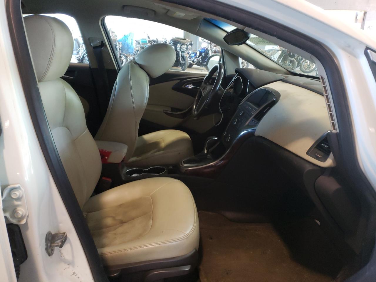 Photo 5 from auction – 2012 BUICK VERANO with VIN 1G4PP5SK4C4142334