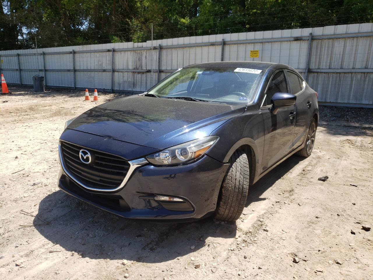 Photo 2 from auction – 2018 MAZDA 3 TOURING with VIN 3MZBN1V36JM172001