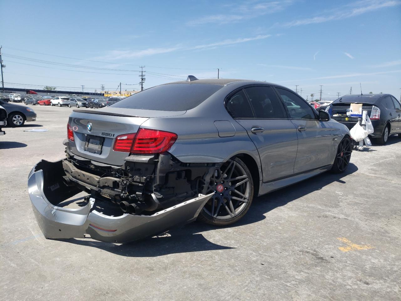 صورة رقم 4 من المزاد - 2011 BMW 550 I مع VIN WBAFR9C53BDE81613