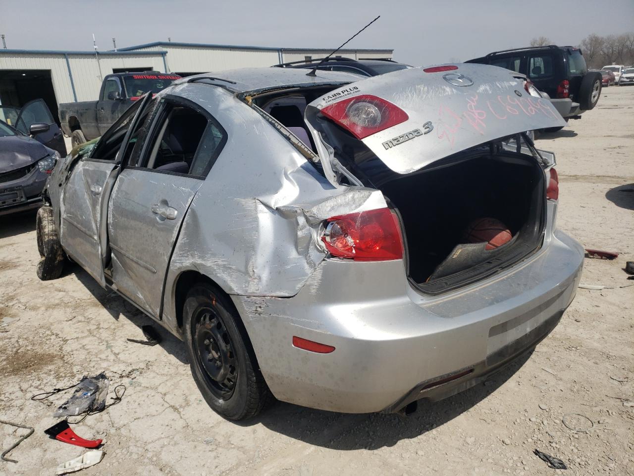 Photo 3 from auction – 2005 MAZDA 3 I with VIN JM1BK12F451332339