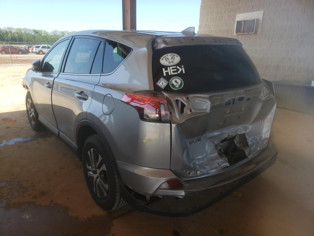 Photo 3 from auction – 2018 TOYOTA RAV4 LE with VIN 2T3ZFREV5JW419585