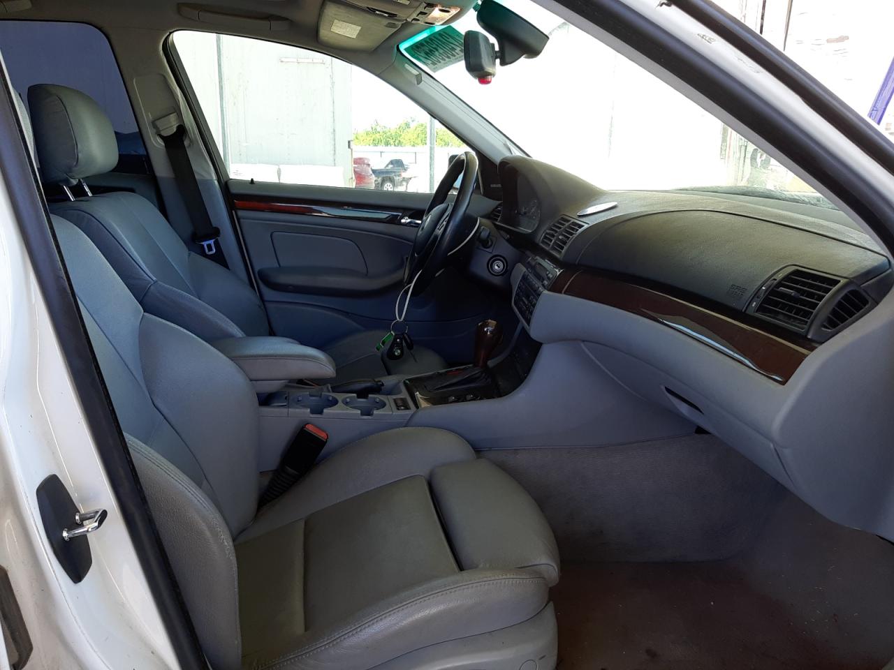 صورة رقم 5 من المزاد - 2003 BMW 325 I مع VIN WBAET37403NJ40738