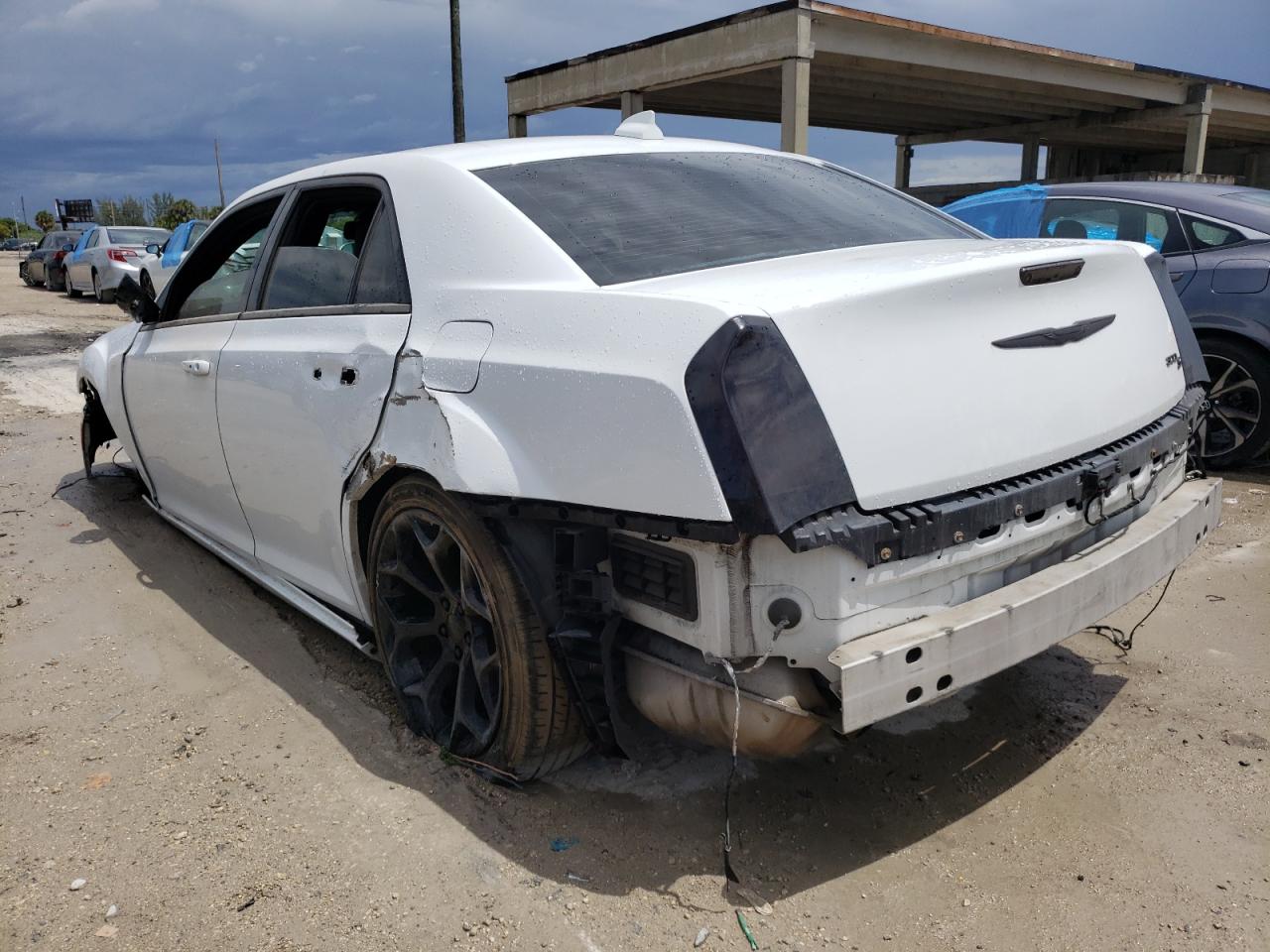 Photo 3 from auction – 2016 CHRYSLER 300 S with VIN 2C3CCABG2GH223901