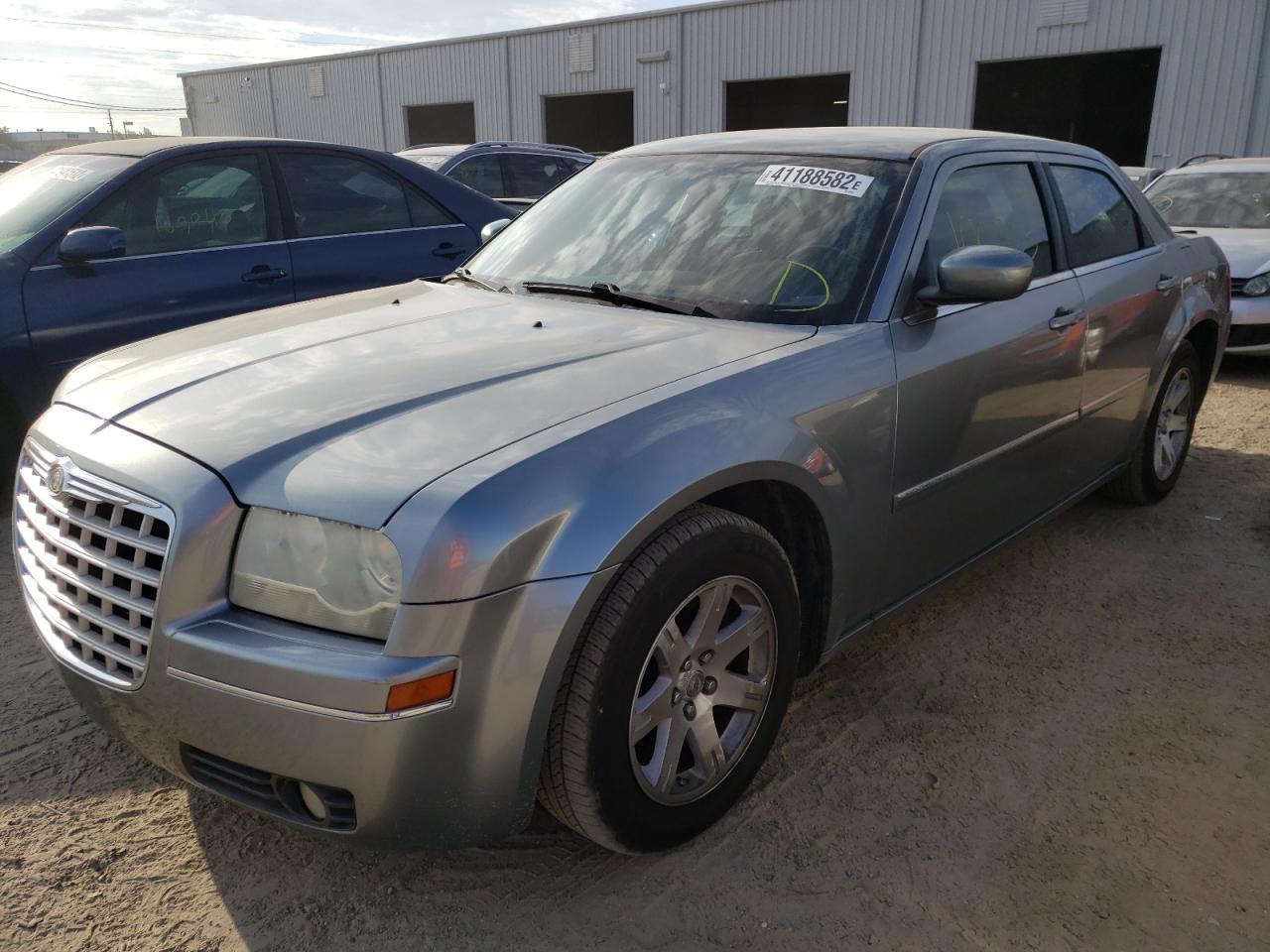 Photo 2 from auction – 2006 CHRYSLER 300 TOURIN with VIN 2C3KA53G86H523965