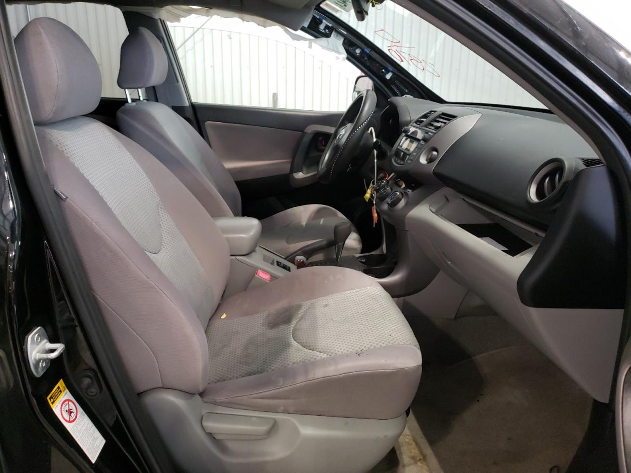 Photo 5 from auction – 2007 TOYOTA RAV4 with VIN JTMZD33V075032870