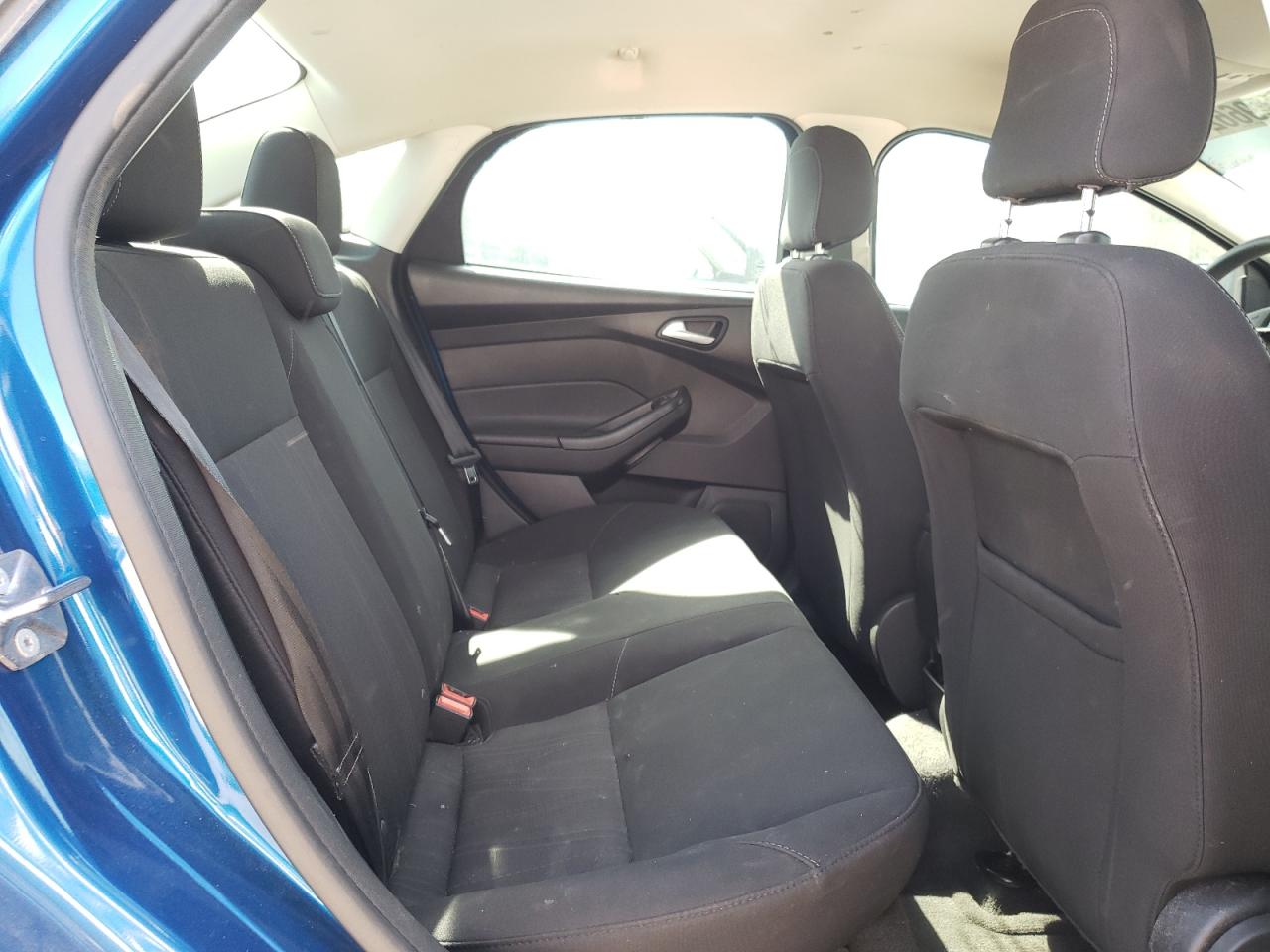 Photo 6 from auction – 2018 FORD FOCUS SE with VIN 1FADP3FE8JL264901