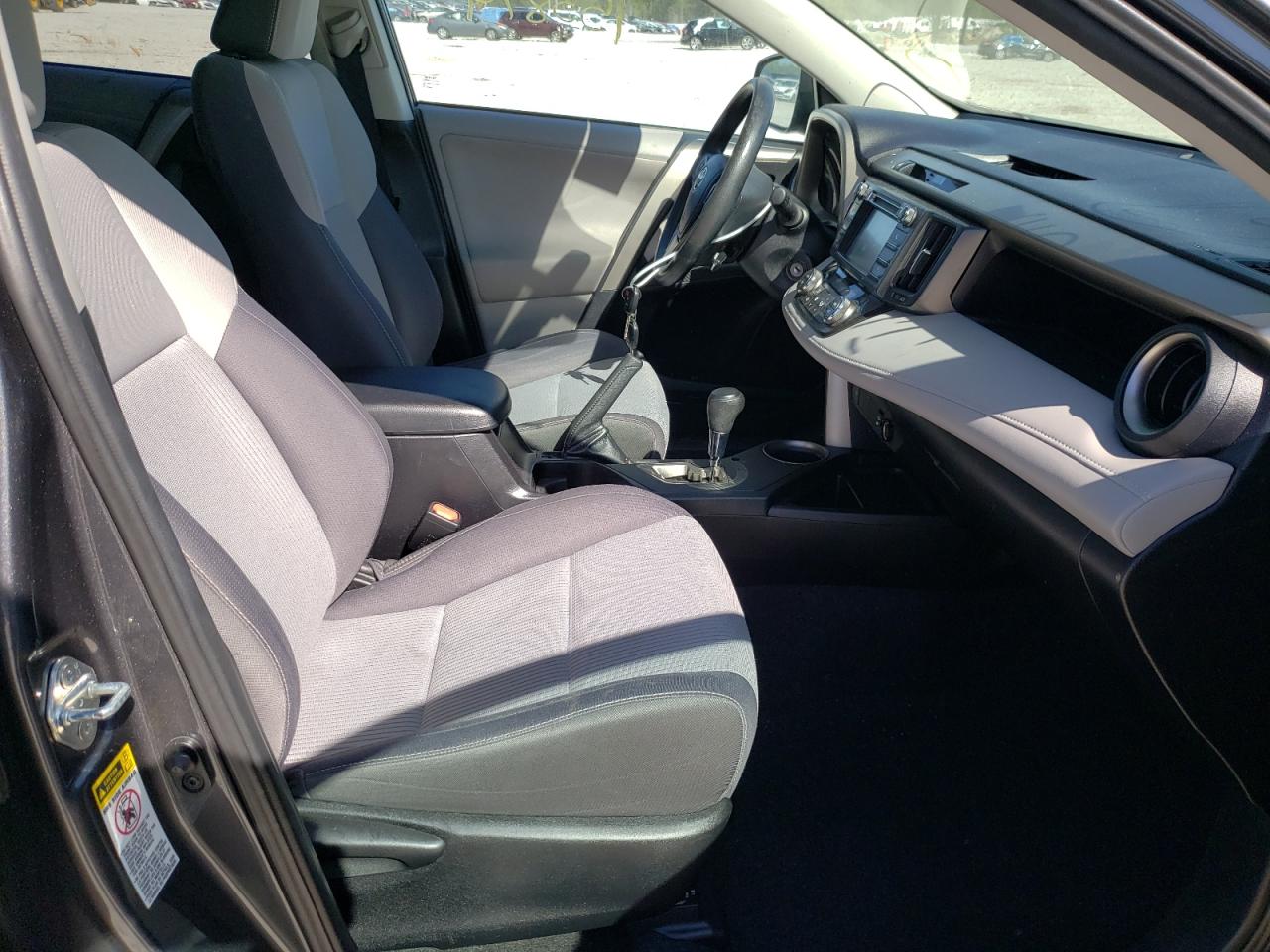 Photo 5 from auction – 2013 TOYOTA RAV4 XLE with VIN 2T3WFREV0DW063666