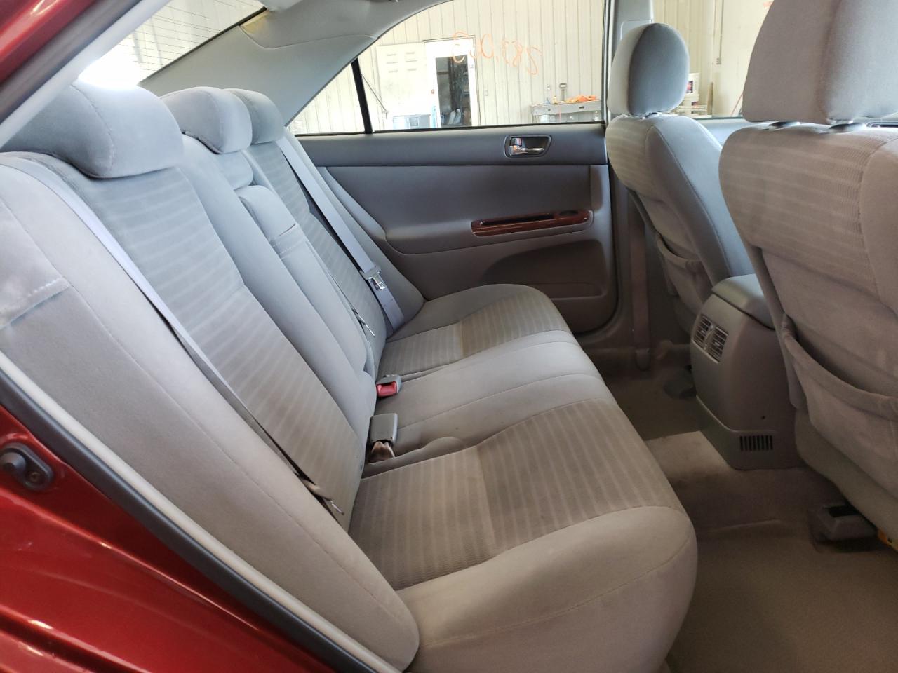 Photo 6 from auction – 2005 TOYOTA CAMRY LE with VIN 4T1BE32K95U035254