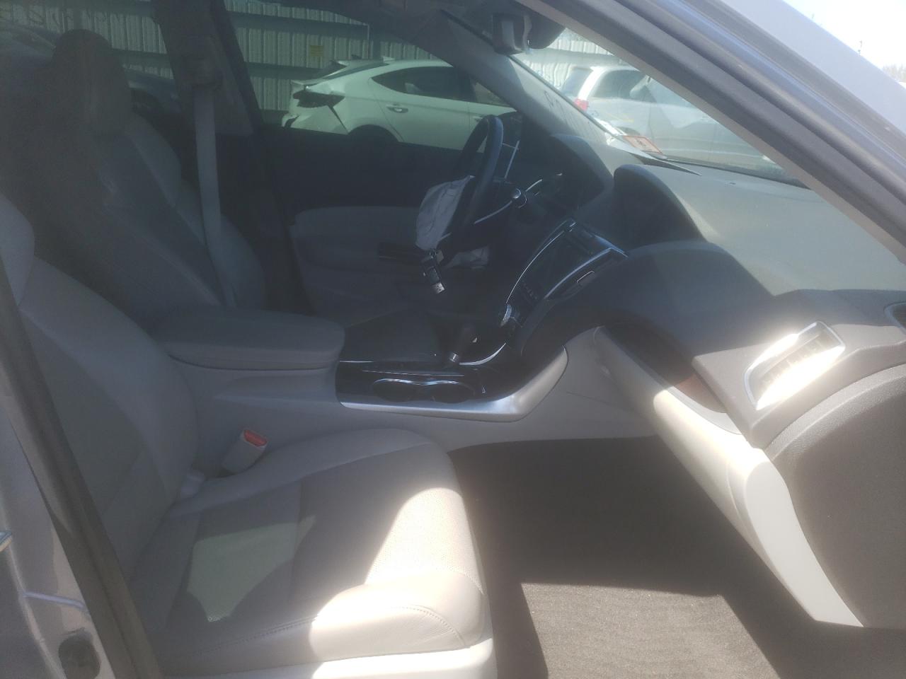 Photo 5 from auction – 2015 ACURA TLX TECH with VIN 19UUB1F58FA030131