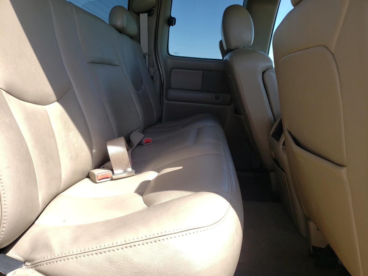 Photo 6 from auction – 2003 CHEVROLET SILVERADO with VIN 1GCEK19T23E197280