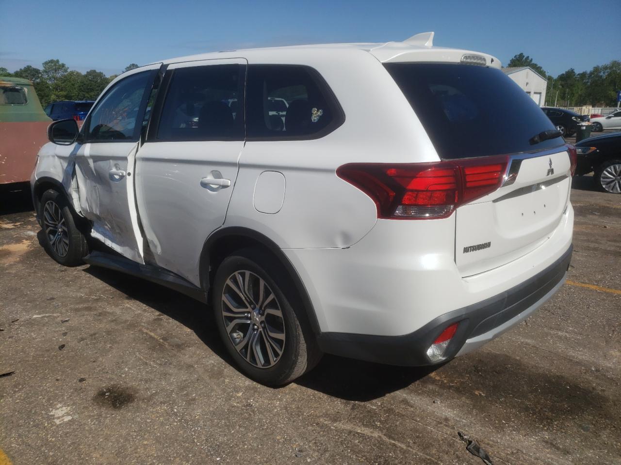 Photo 3 from auction – 2017 MITSUBISHI OUTLANDER with VIN JA4AZ3A39HZ031494