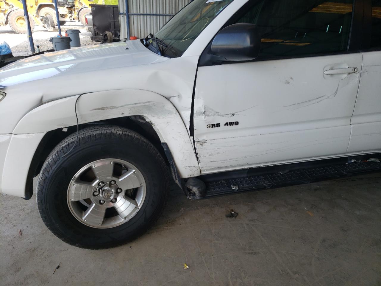 Photo 9 from auction – 2004 TOYOTA 4RUNNER SR with VIN JTEBU14R448021948