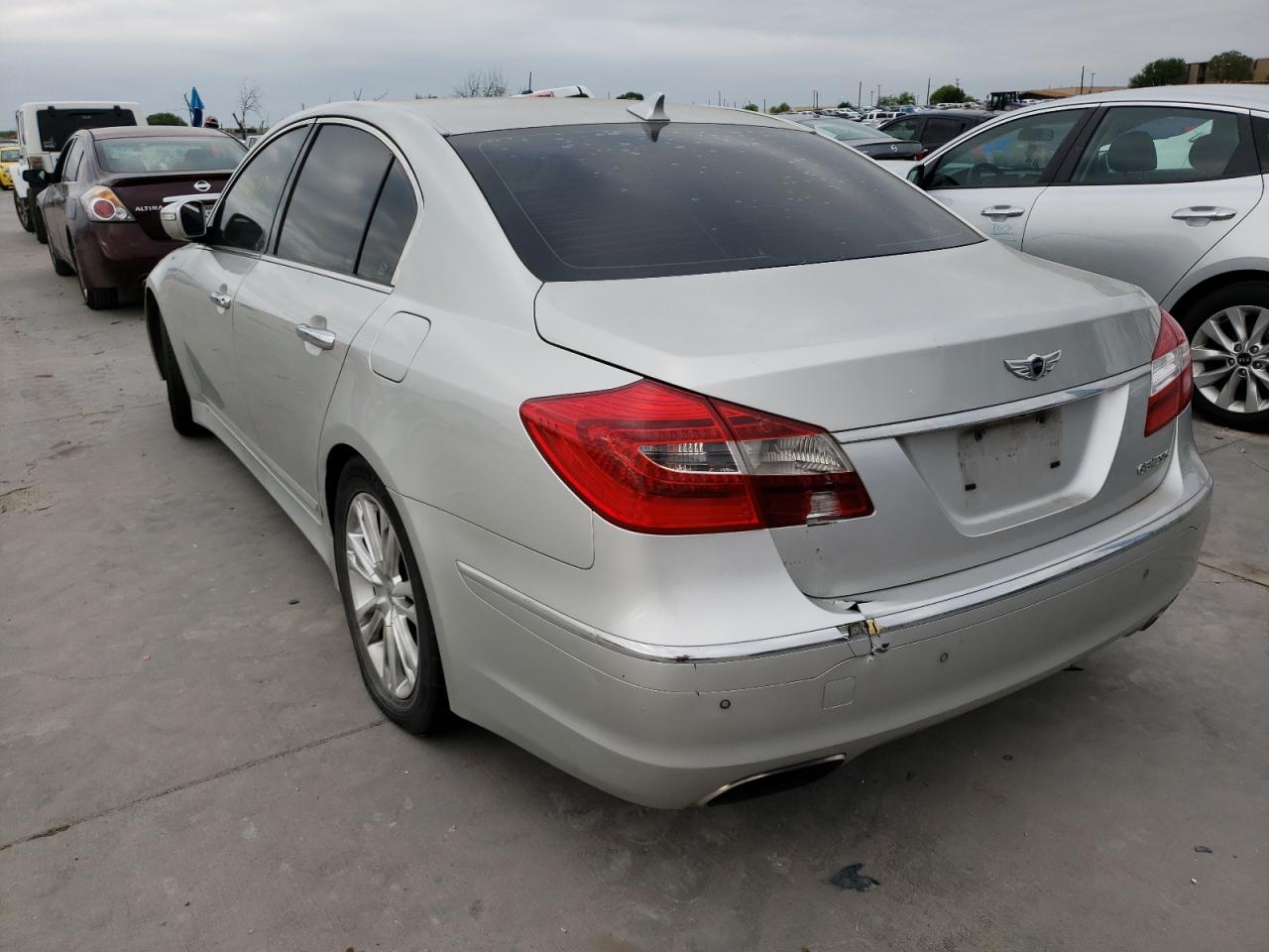 Photo 3 from auction – 2012 HYUNDAI GENESIS 3. with VIN KMHGC4DD4CU168243