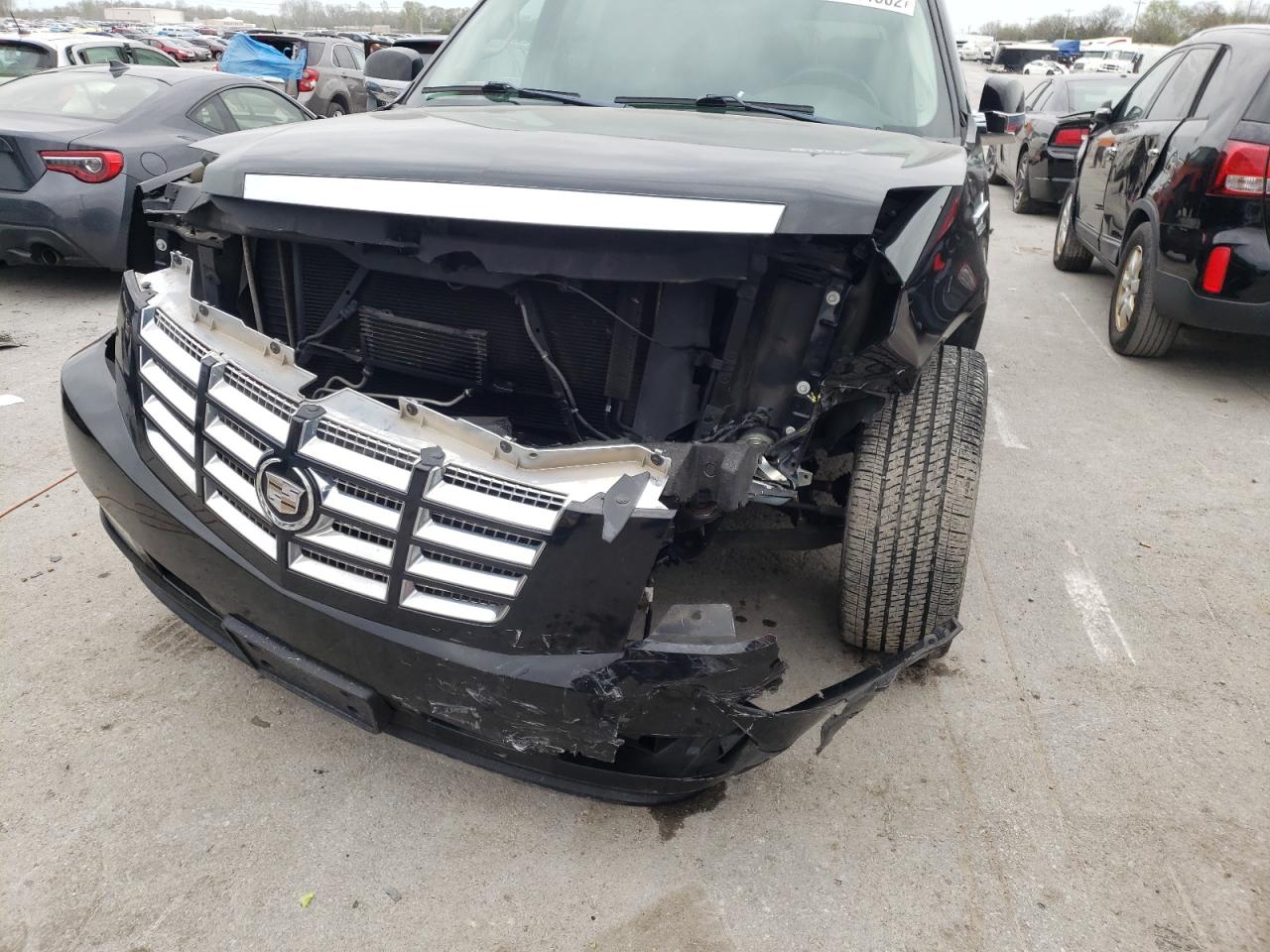 Photo 9 from auction – 2010 CADILLAC ESCALADE L with VIN 1GYUKBEFXAR276763