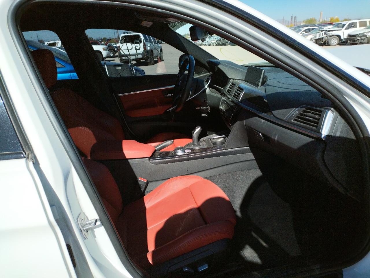 Photo 5 from auction – 2018 BMW 330 I with VIN WBA8B9G59JNU97263
