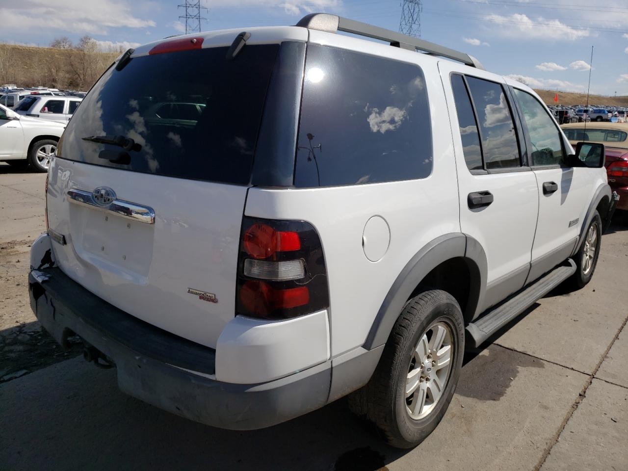 Photo 4 from auction – 2006 FORD EXPLORER X with VIN 1FMEU63E26UB44330