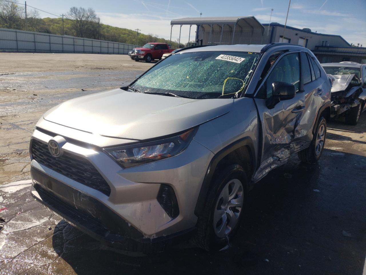 Photo 2 from auction – 2019 TOYOTA RAV4 LE with VIN 2T3F1RFV6KW031475